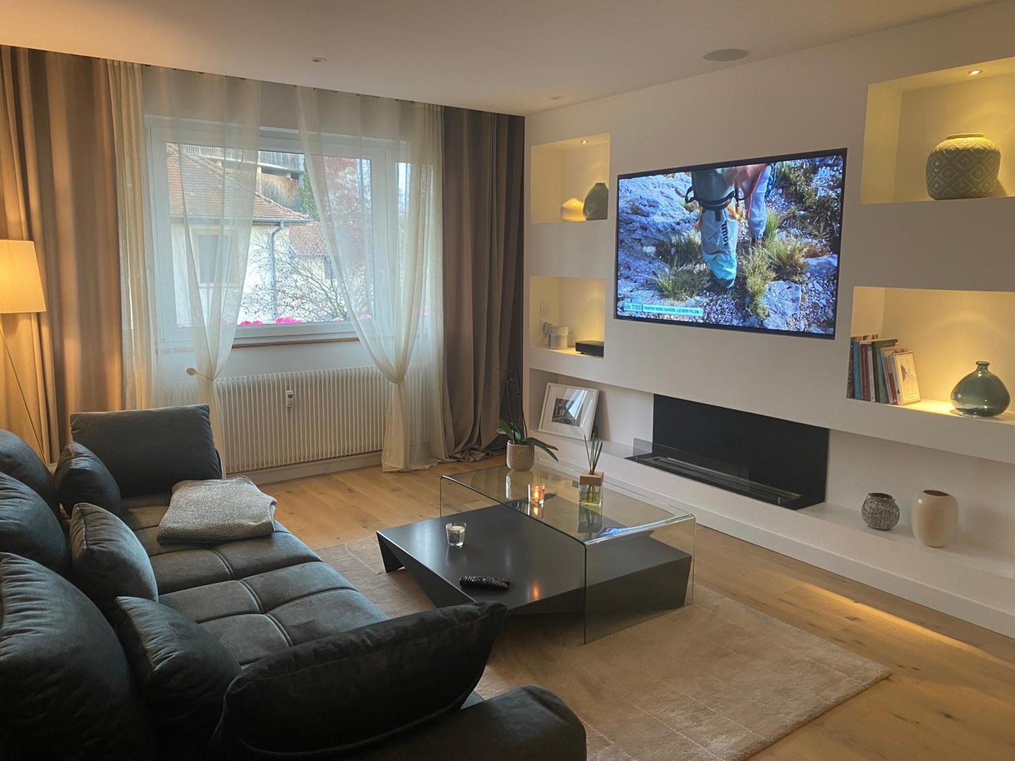 Luxury Flat Located 5 Mins From Center *